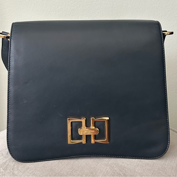 Authentic Salvatore Ferragamo Studio Box Navy Leather Gold Gancio Med EUC - Picture 4 of 15